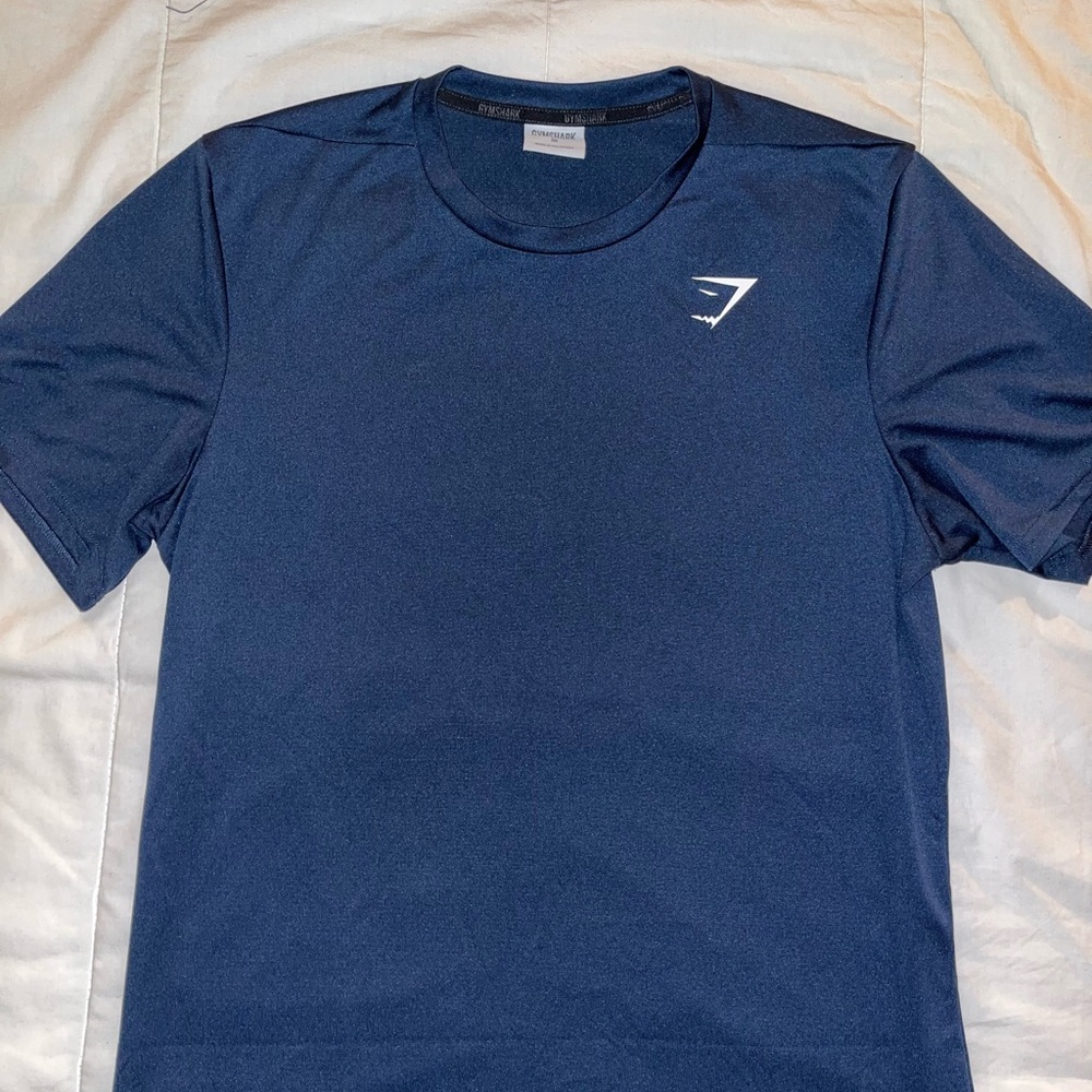 Gymshark brand men’s medium activewear top